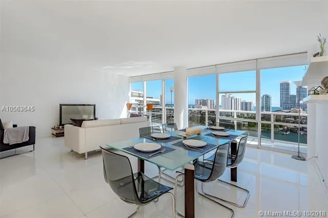 King Cole #1022 image #8