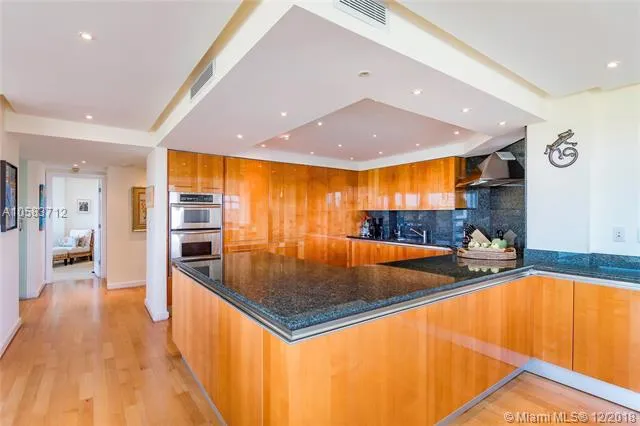 Commodore Club East #714 image #15