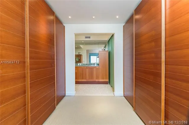 Commodore Club East #714 image #18