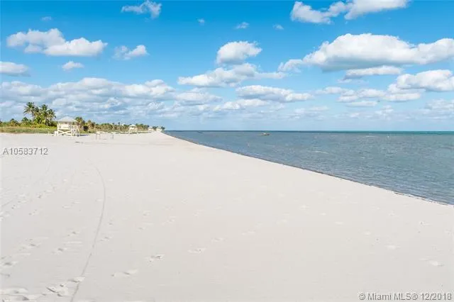 Commodore Club East #714 image #21