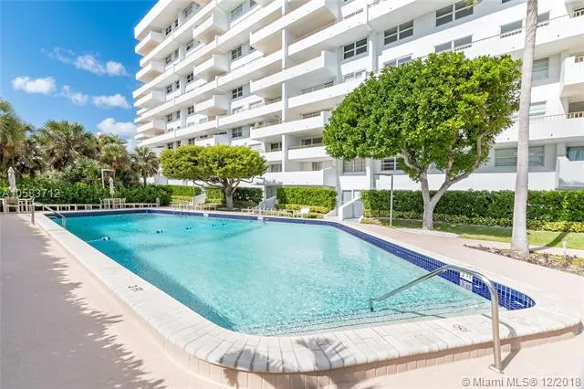 Commodore Club East #714 image #23