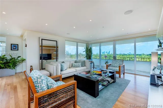 Commodore Club East #714 image #7