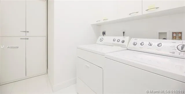 Trump Tower 2 #3901 image #33