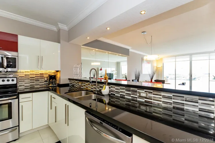 Golden Bay Club #907 image #6