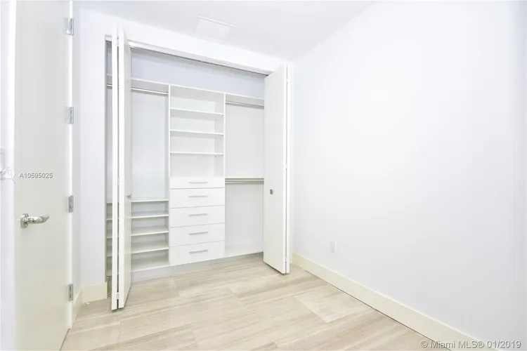 Jade Signature #4003 image #22