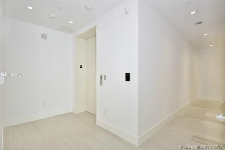 Jade Signature #4003 image #27