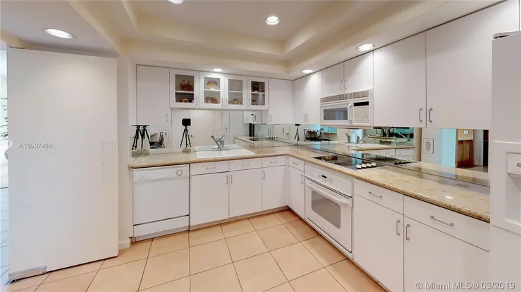 Key Colony III Emerald Bay #835 image #15