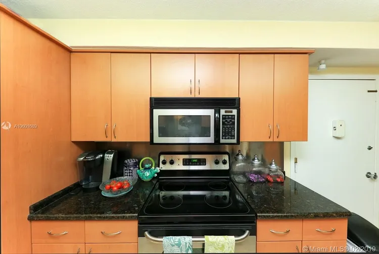 Towers of Key Biscayne #D503 image #10