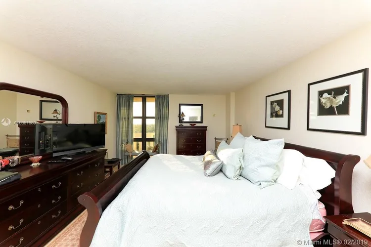 Towers of Key Biscayne #D503 image #13