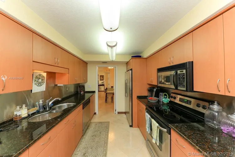 Towers of Key Biscayne #D503 image #8