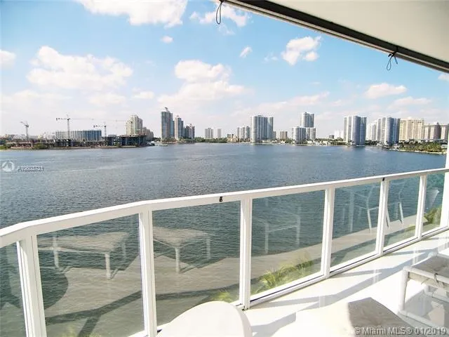 Marina Bay Club #601 image #10