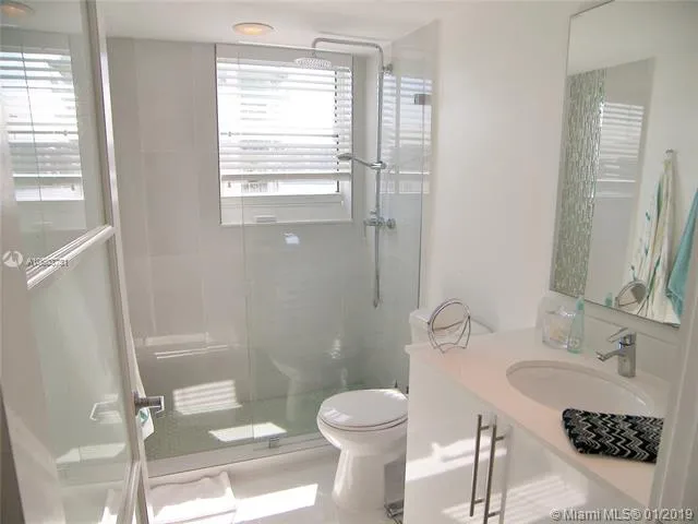 Marina Bay Club #601 image #16