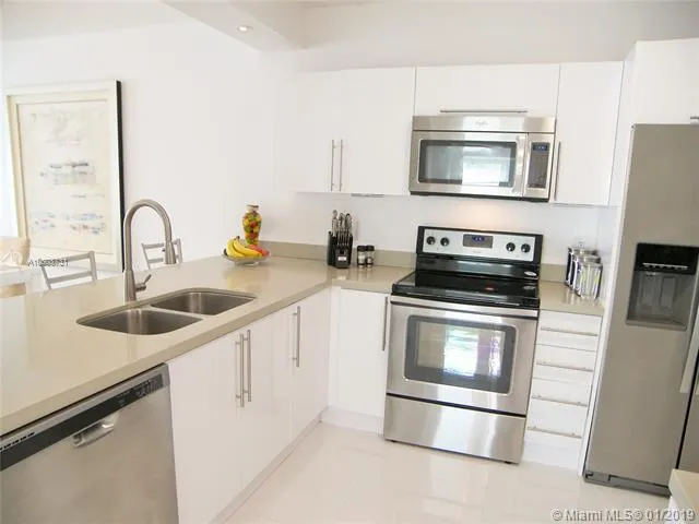 Marina Bay Club #601 image #9