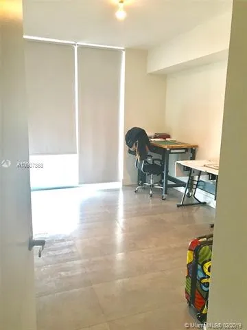 Latitude #2801 image #6