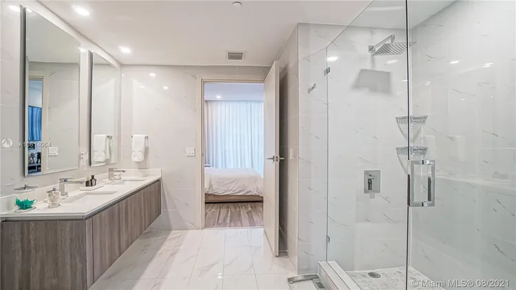 SLS Lux Brickell #3105 image #29