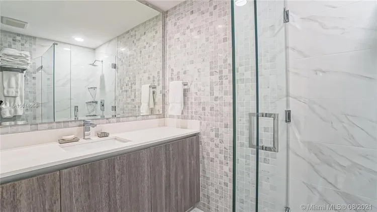 SLS Lux Brickell #3105 image #32