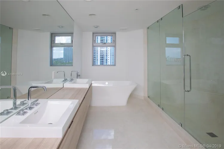 Marina Palms Yacht Club and Residences North Tower #1003 image #8