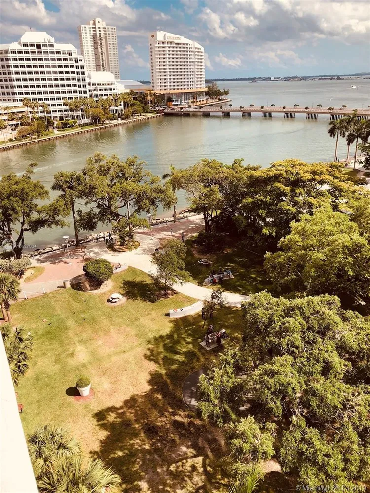 Icon Brickell II #907 image #12