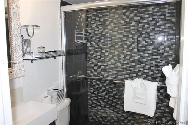 Shelborne #1005 image #14