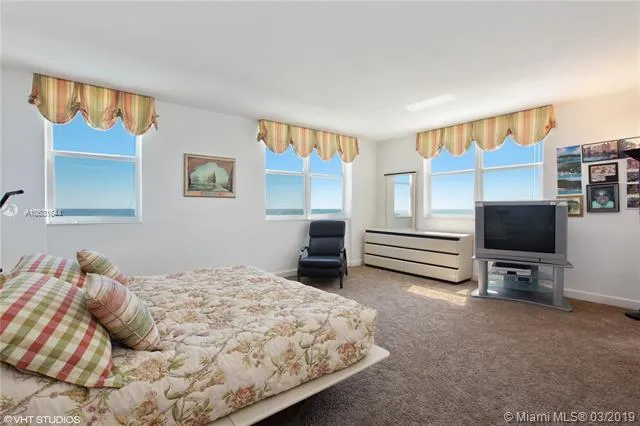 Carriage Club South #10K image #7