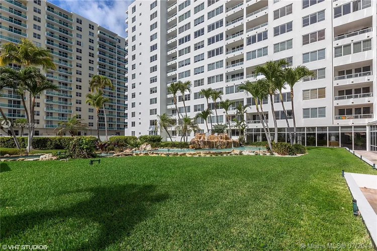 Carriage Club North #1417 image #16