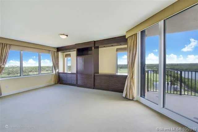 Siena Condo Deering Bay #801 image #15