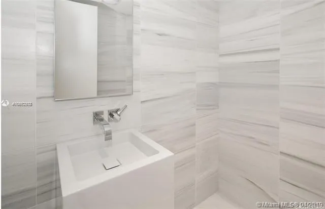 321 Ocean Drive #301 image #19