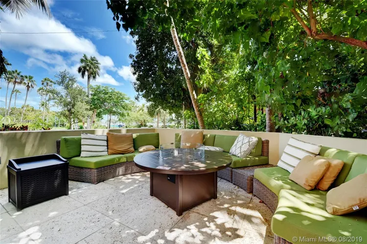 The Mutiny #810 image #20