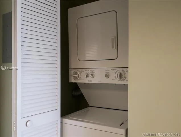 The Mutiny #810 image #9