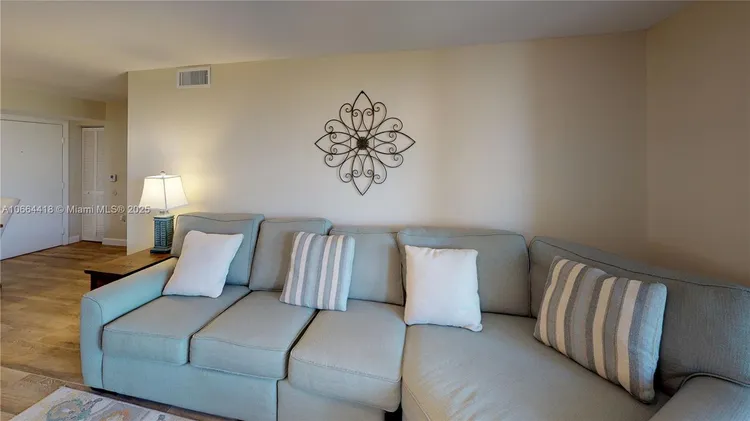 The Yacht Club at Aventura #5606 image #10
