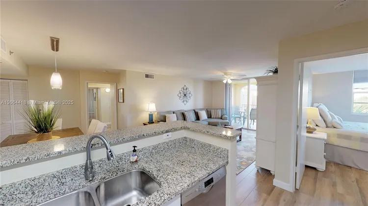 The Yacht Club at Aventura #5606 image #11