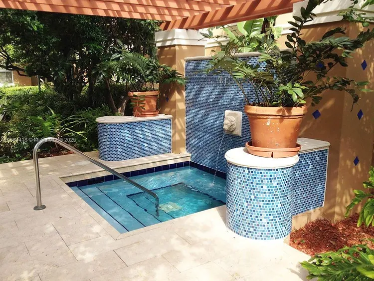 The Yacht Club at Aventura #5606 image #32