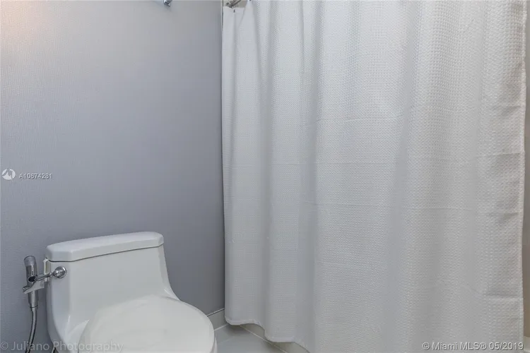 Midblock Condominium #1004 image #14