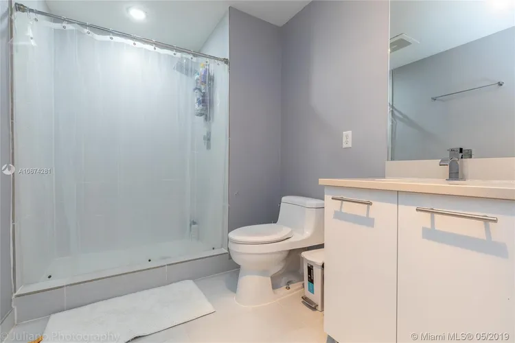 Midblock Condominium #1004 image #16