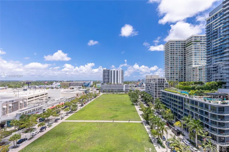 Midblock Condominium #1004 image #24