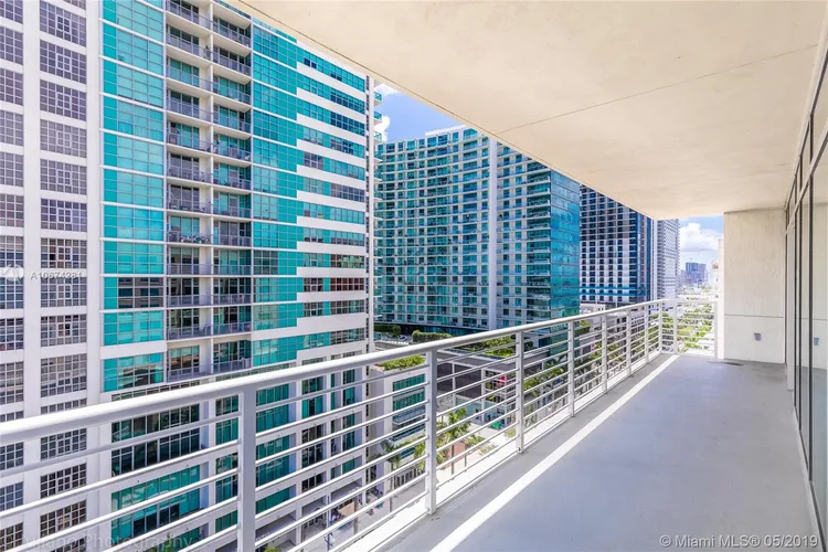 Midblock Condominium #1004 image #25