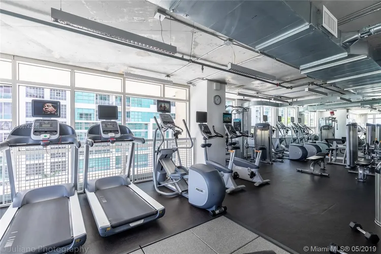 Midblock Condominium #1004 image #29