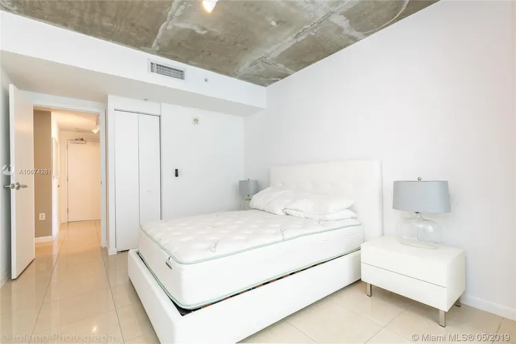 Midblock Condominium #1004 image #7