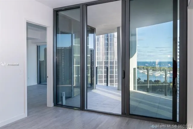 Park Grove Club Residences #1101 image #10