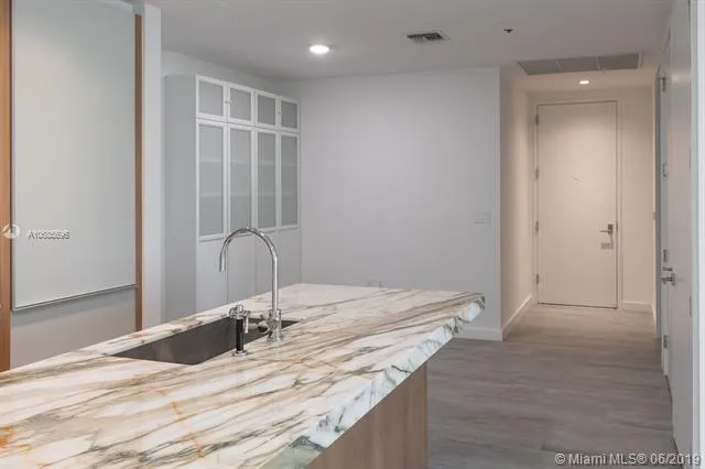 Park Grove Club Residences #1101 image #11