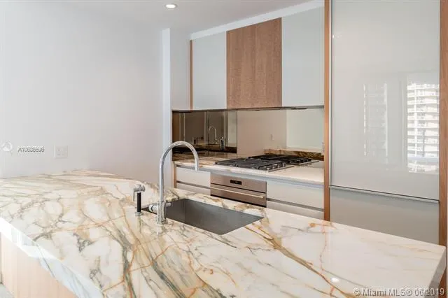 Park Grove Club Residences #1101 image #12