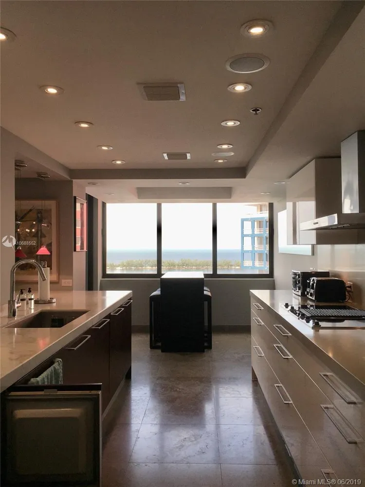 Villa Regina Condo #1604 image #22