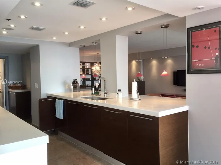 Villa Regina Condo #1604 image #23