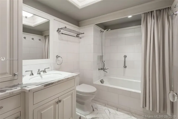 Casa del Mar #27A image #32