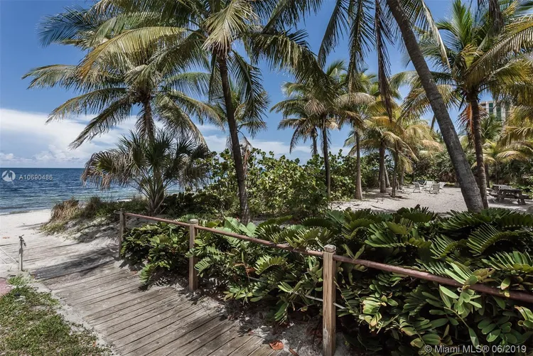 Casa del Mar #27A image #37