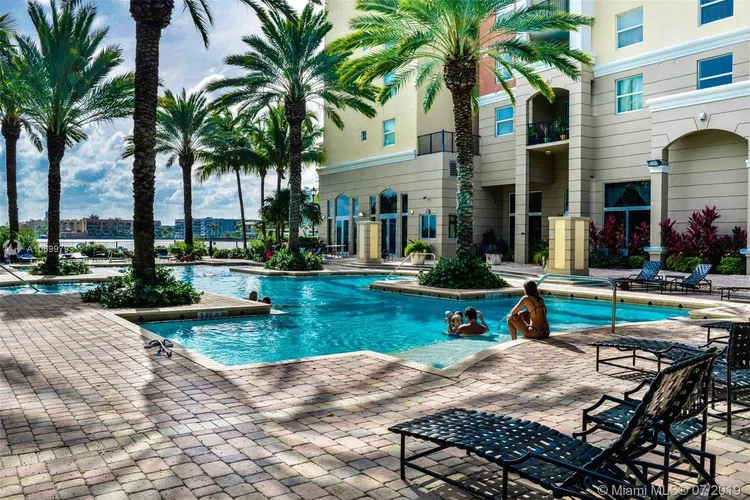 Porto Bellagio #1614 image #15