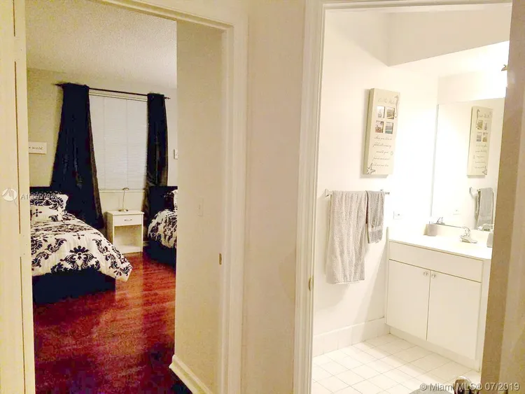 Porto Bellagio #1614 image #6