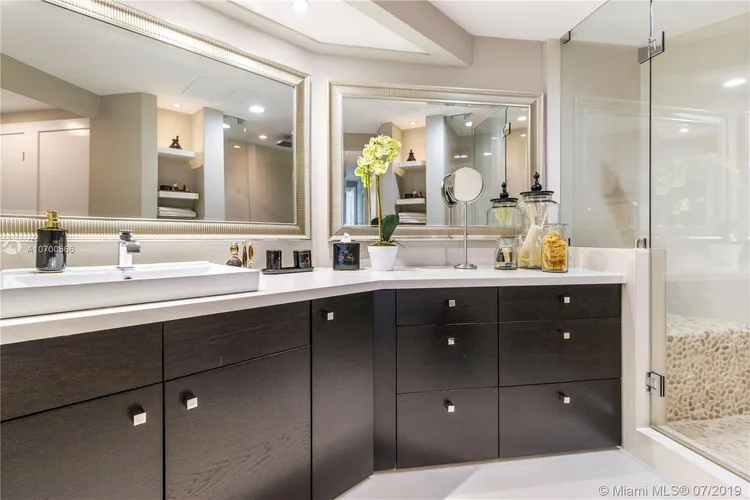 Palm Bay Towers #18W image #8