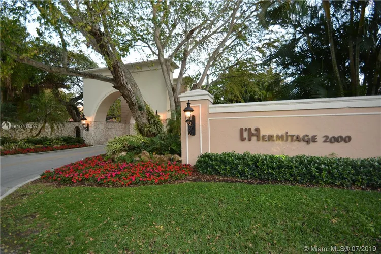 L Hermitage #13 image #39