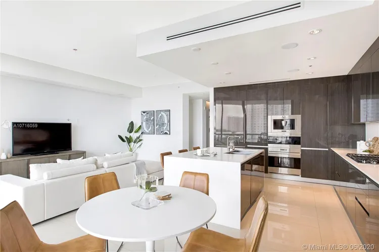 Echo Aventura #707 image #6